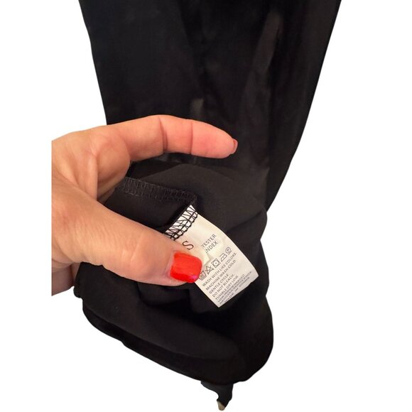 Super cute boutique floral top and black silky dress size small - Picture 4 of 4